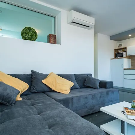 Arcadia Apartment *